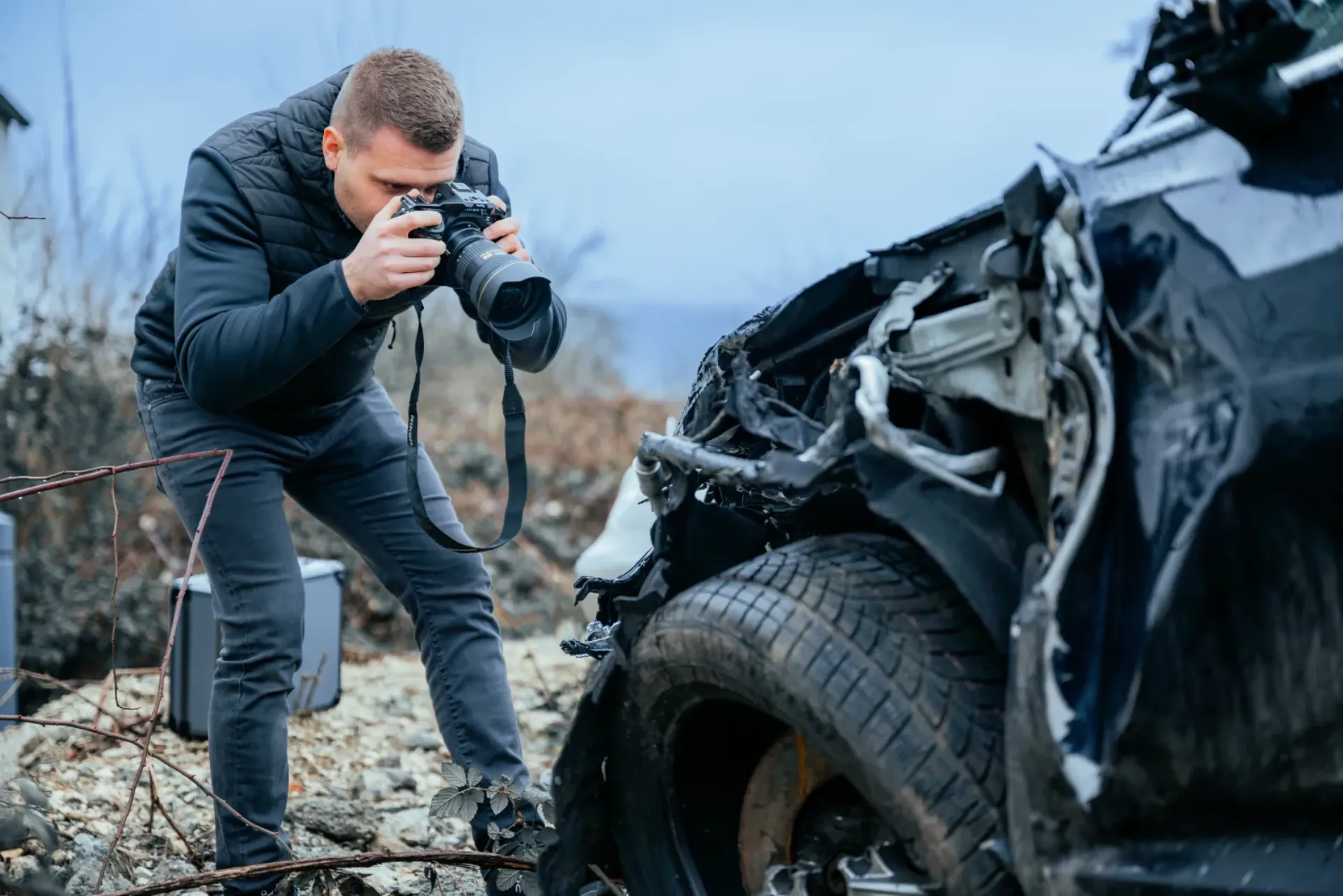 Hintergrundbild für Schadengutachten:Schnelle Hilfe bei jedem Unfall - professionelle KFZ-Dienstleistungen